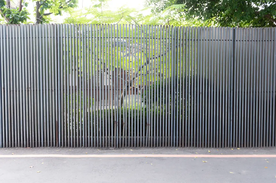 Key Considerations For Aluminum Fence Installation Projects in Cape Coral, FL